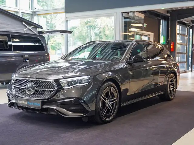 Mercedes-Benz E-Class view 6