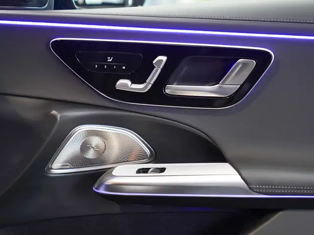 Mercedes-Benz E-Class view 10