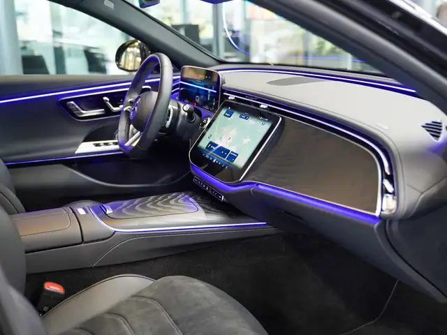 Mercedes-Benz E-Class view 8