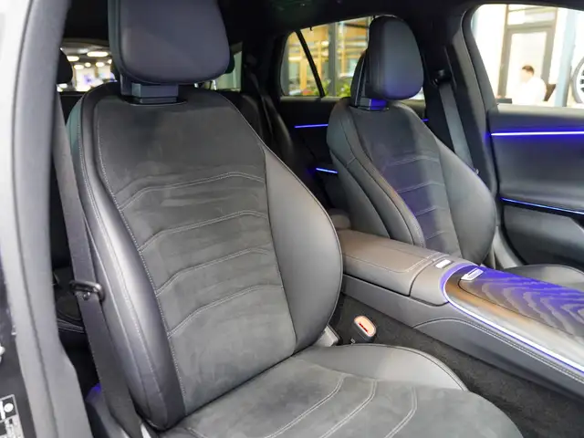 Mercedes-Benz E-Class view 9