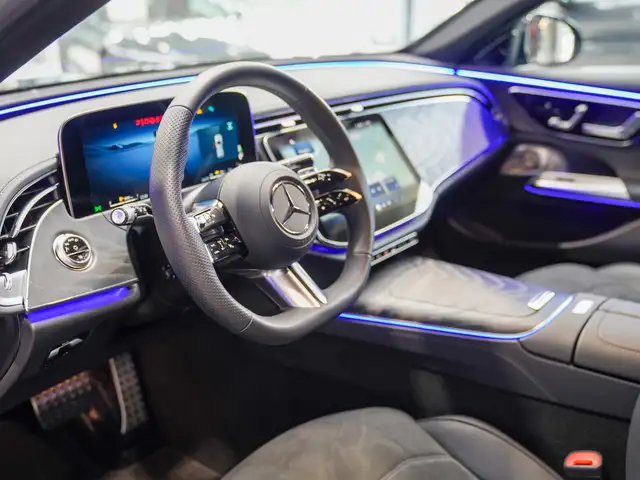 Mercedes-Benz E-Class view 18