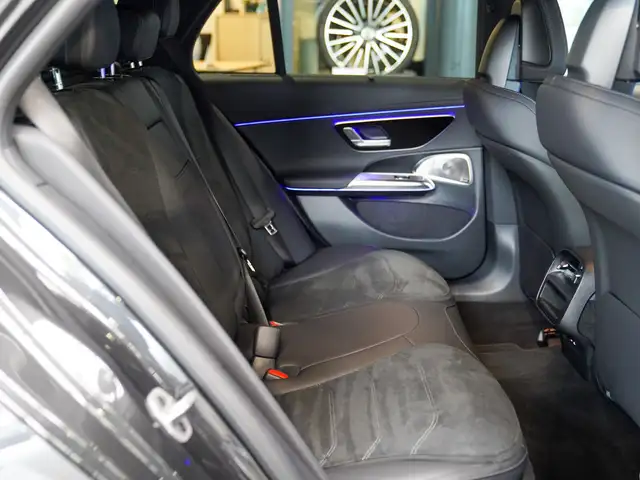 Mercedes-Benz E-Class view 12