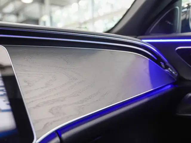 Mercedes-Benz E-Class view 26
