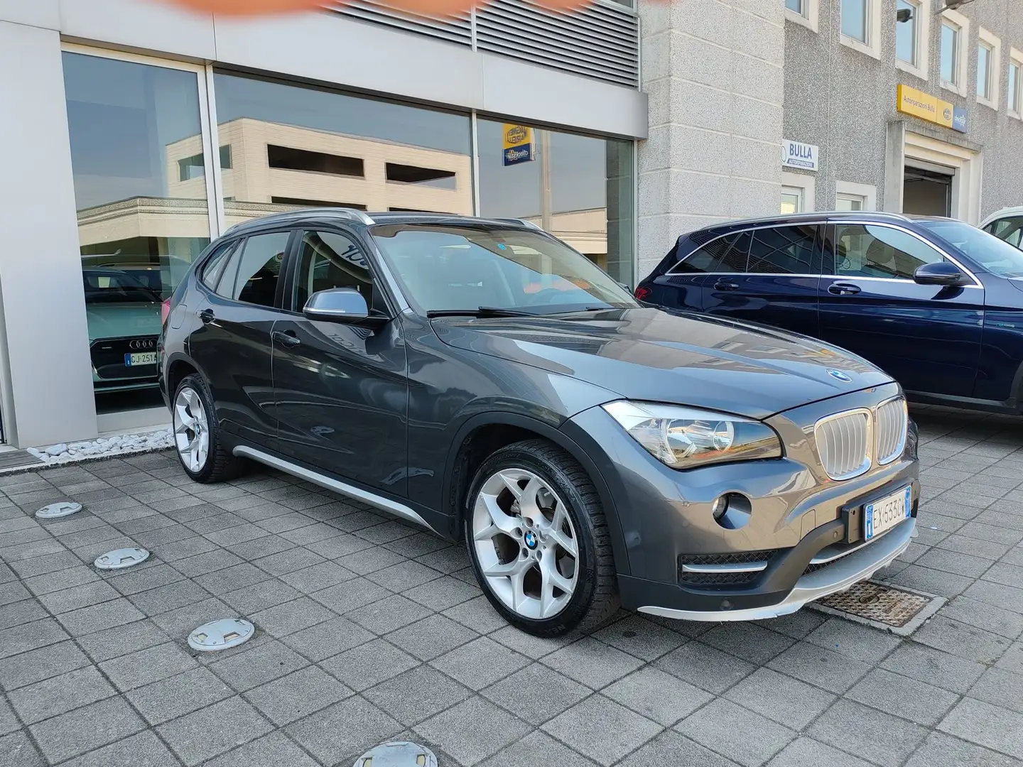 BMW X1 xDrive20d X Line Pelle Navi Sensori Cerchi 18" Gri - 2