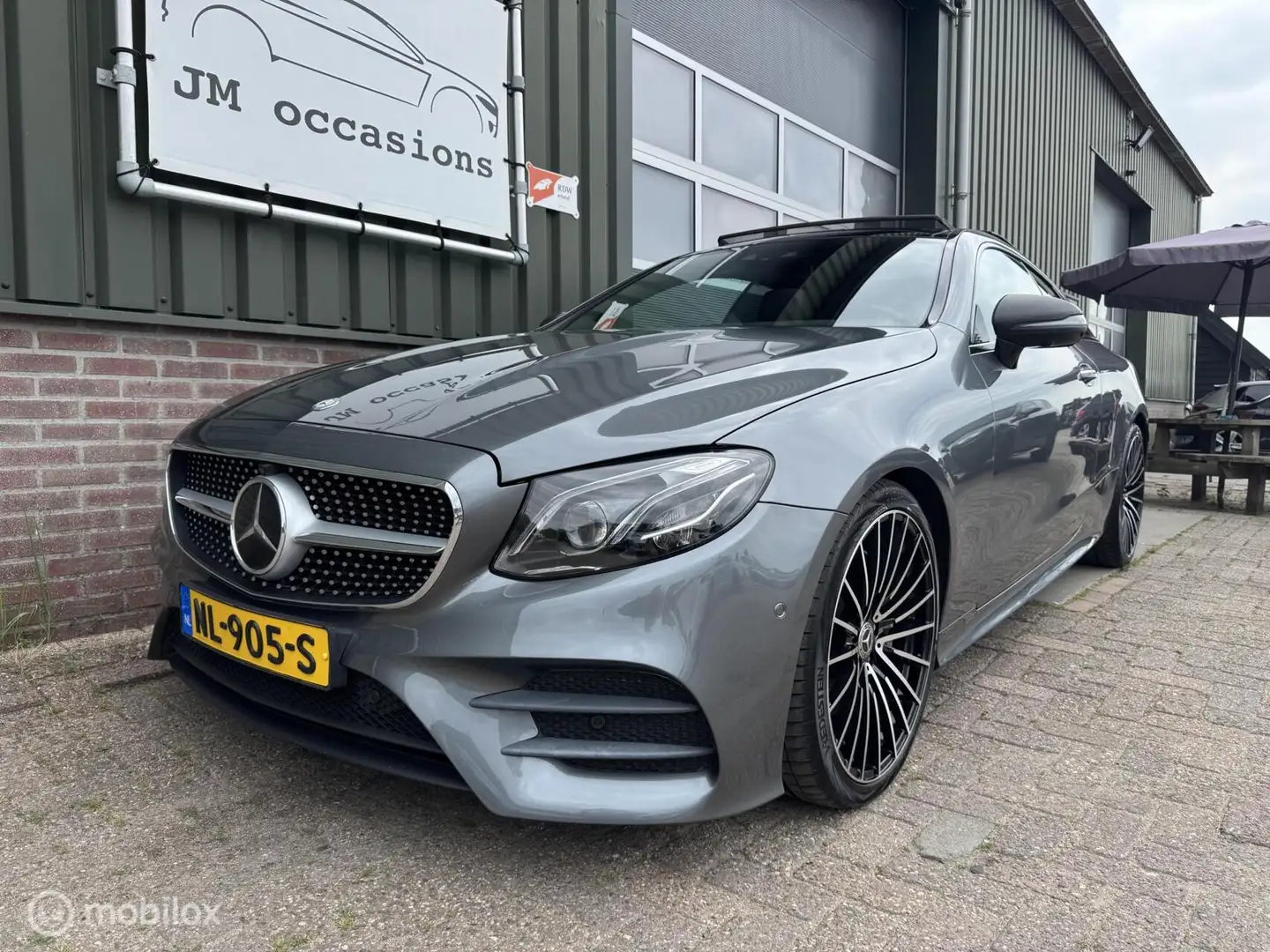 Mercedes-Benz E 200 Coupé Edition 1|Burmeister|Pano|Camera| Grijs - 2