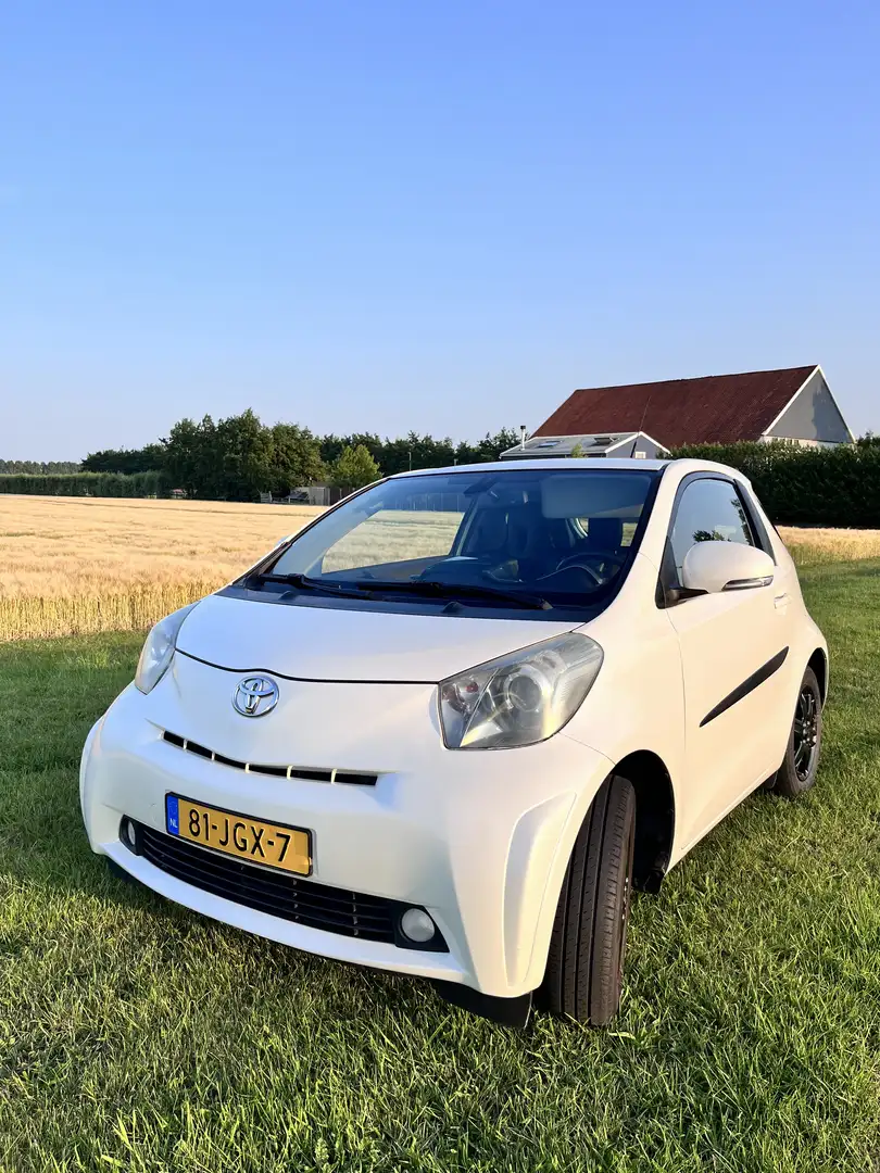 Toyota iQ 1.0 VVTi Aspiration Beyaz - 1
