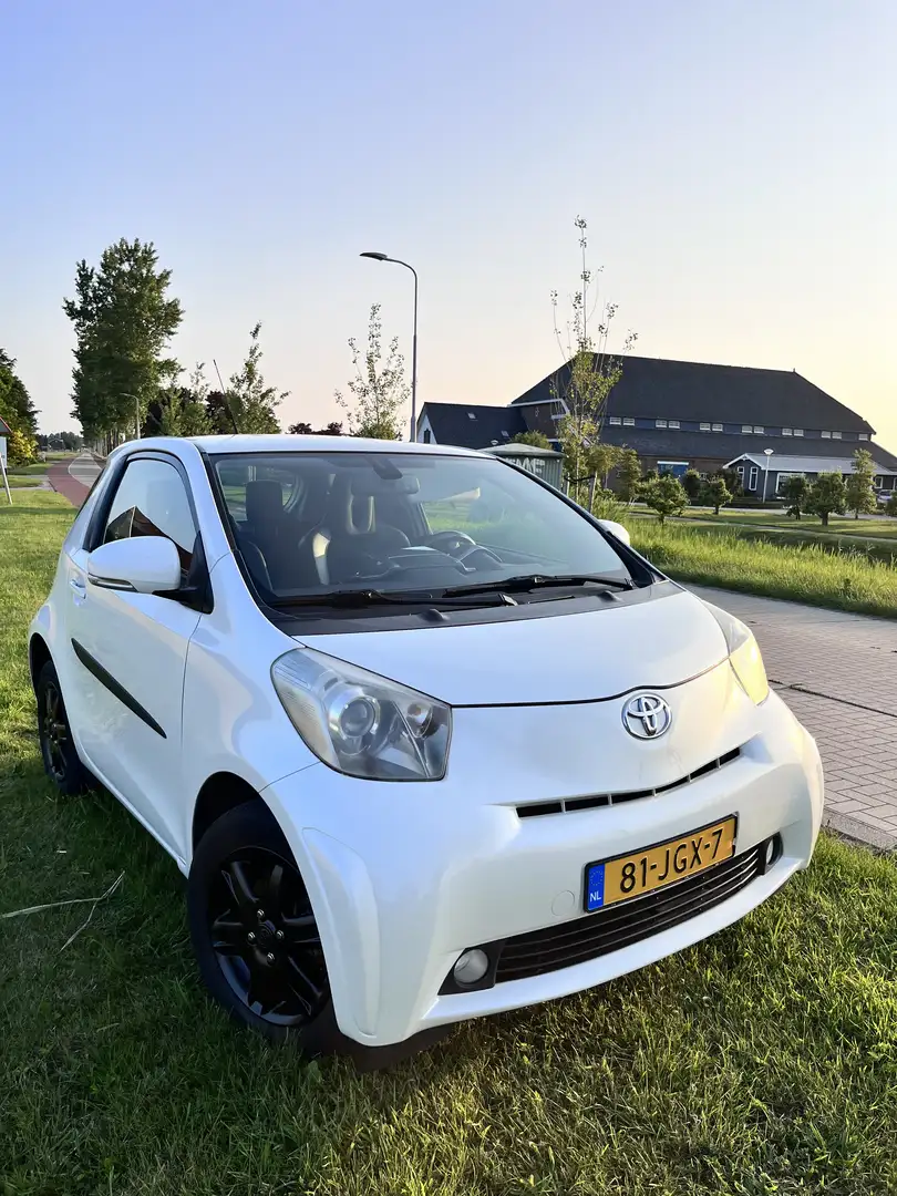 Toyota iQ 1.0 VVTi Aspiration Beyaz - 2