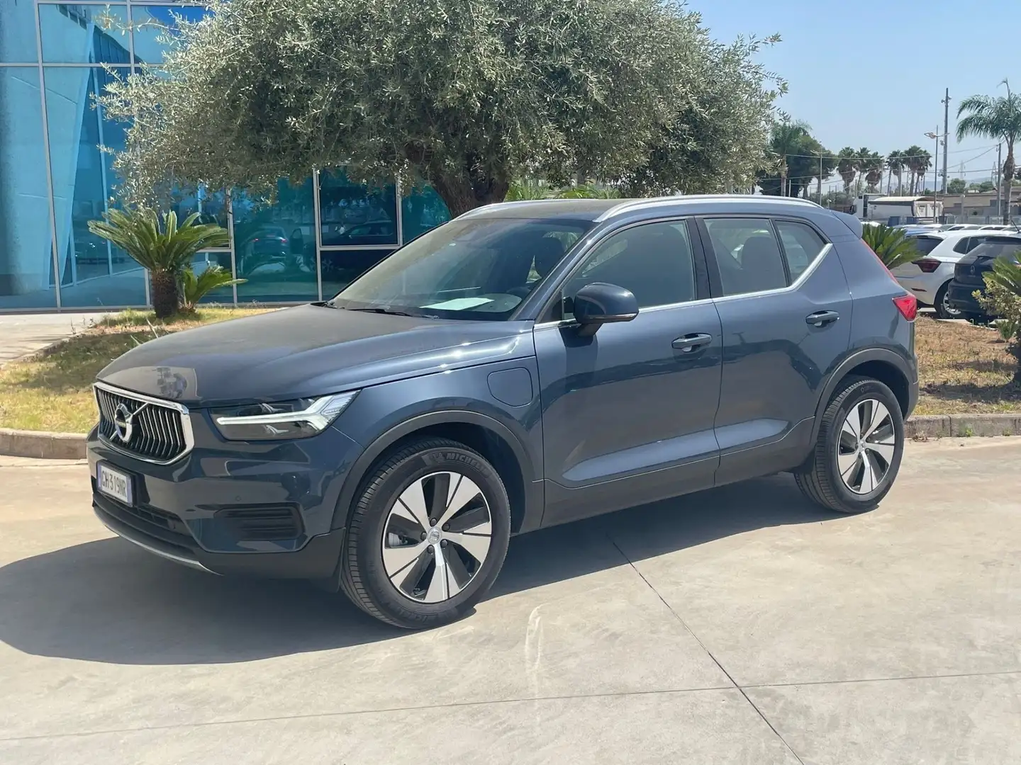 Volvo XC40 1.5 t4 phev Inscription auto Albastru - 1