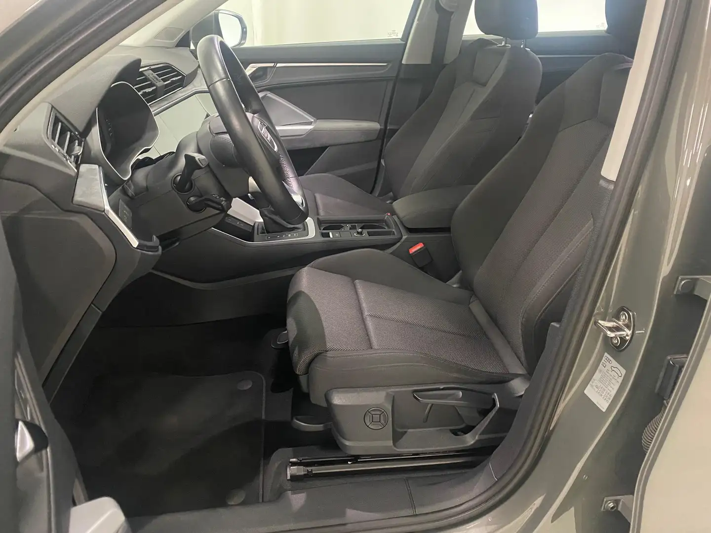 Audi Q3 45 TFSI e Advanced edition Led Koplampen 18 Inch V Grau - 2