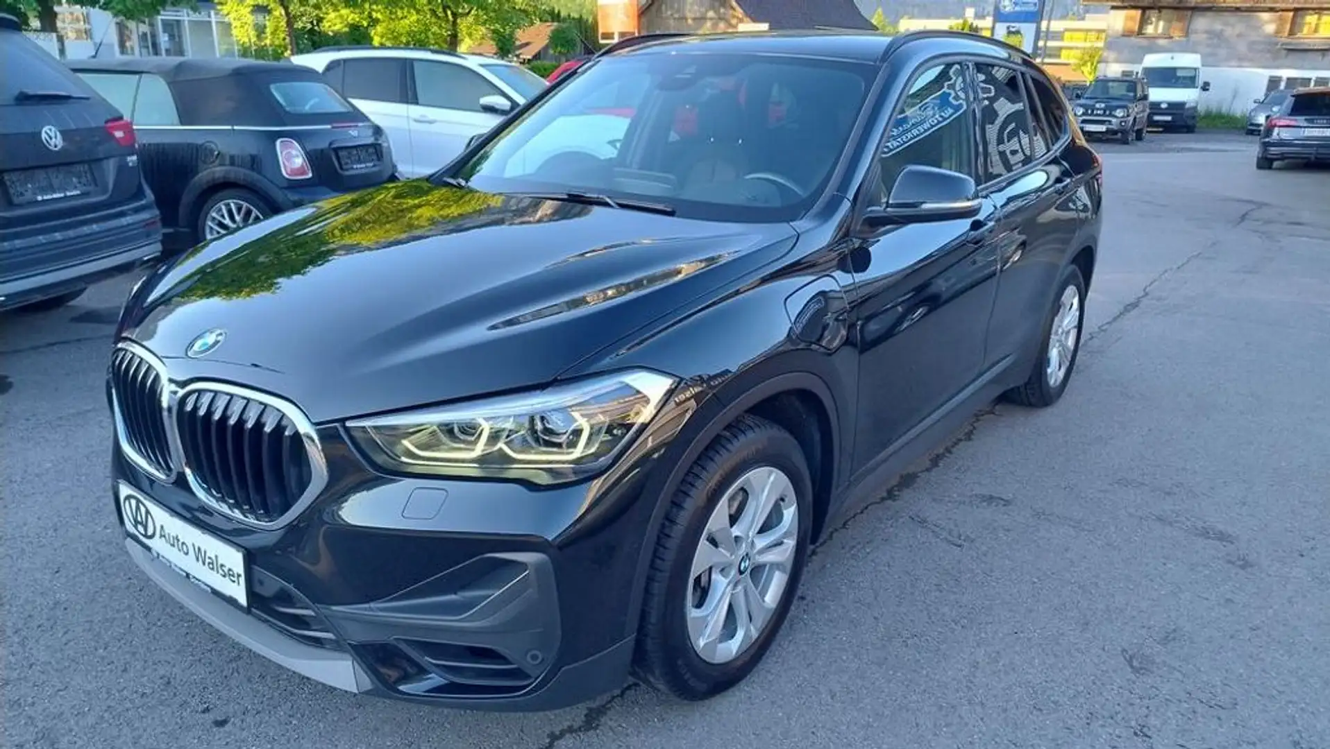 BMW X1 xDrive 25e Advantage Aut. Schwarz - 1