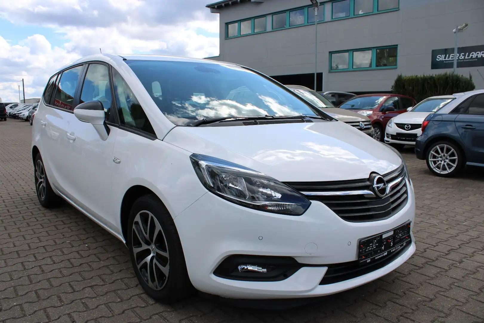Opel Zafira 2.0 CDTI Automatik,PDC,Navi,Kamera,AppleC Weiß - 2