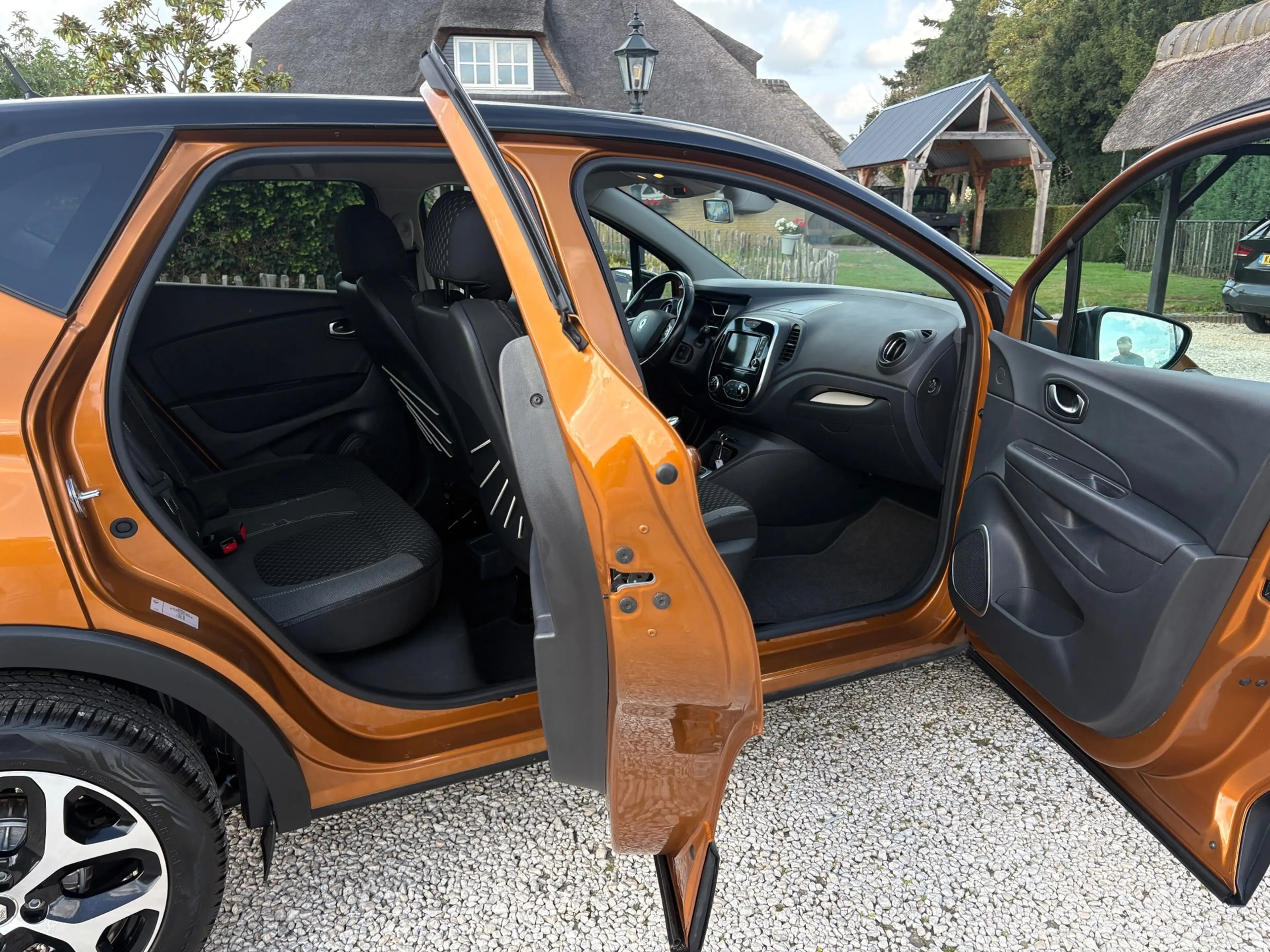 Renault Captur 0.9 TCe Intens Trekhaak, LED, Keyless, Carplay — photo 29