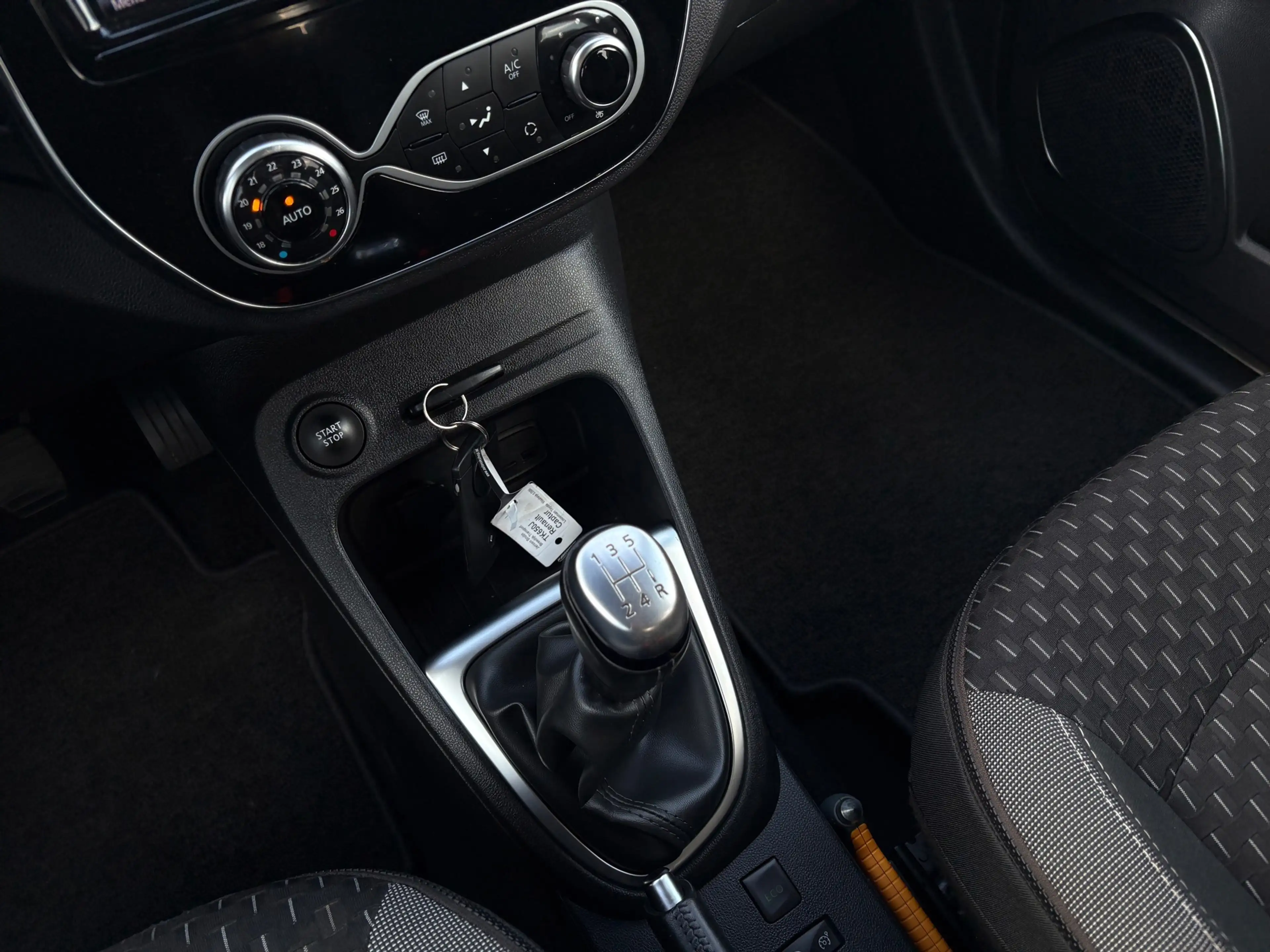Renault Captur 0.9 TCe Intens Trekhaak, LED, Keyless, Carplay — photo 19