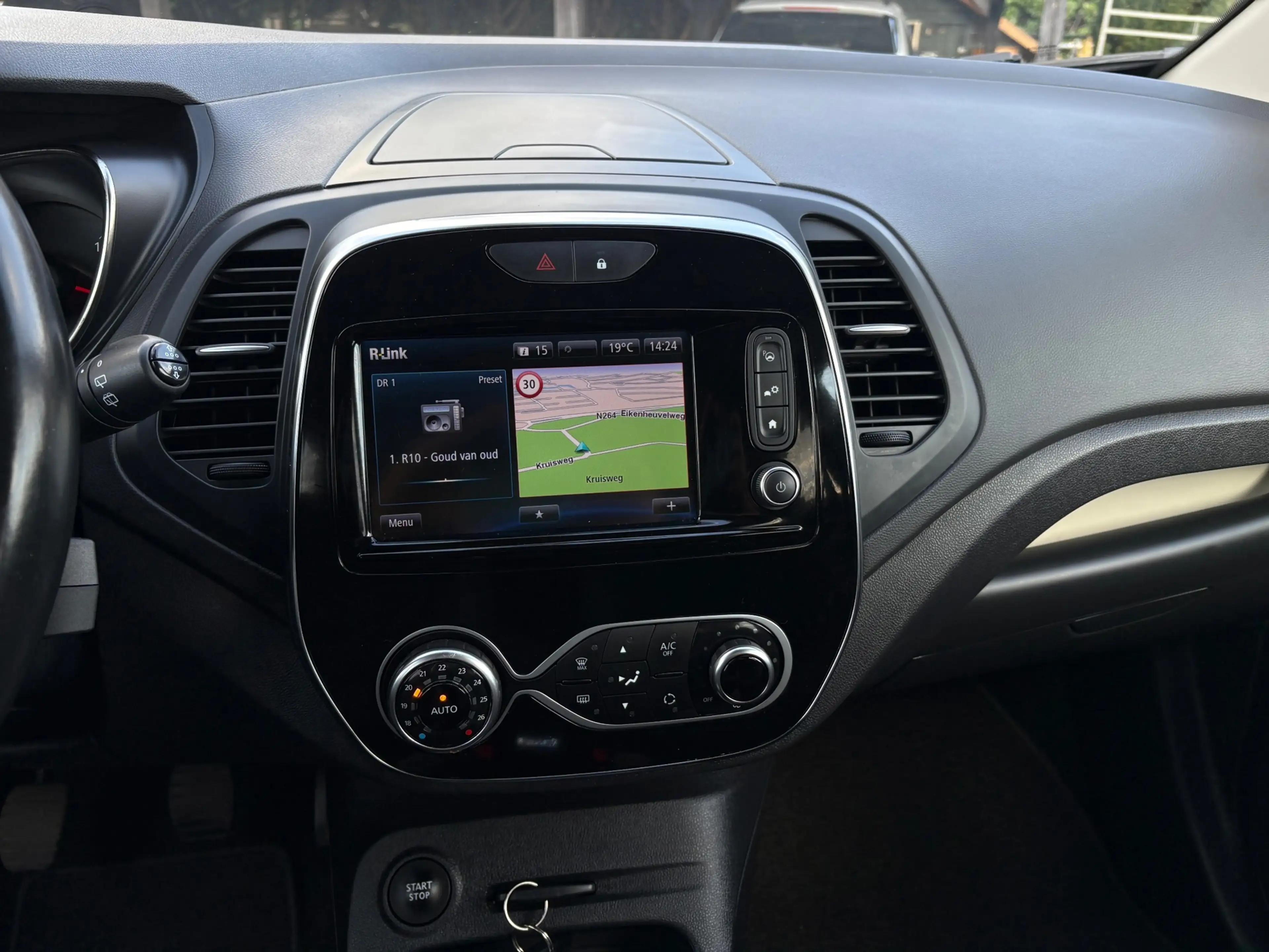 Renault Captur 0.9 TCe Intens Trekhaak, LED, Keyless, Carplay — photo 12