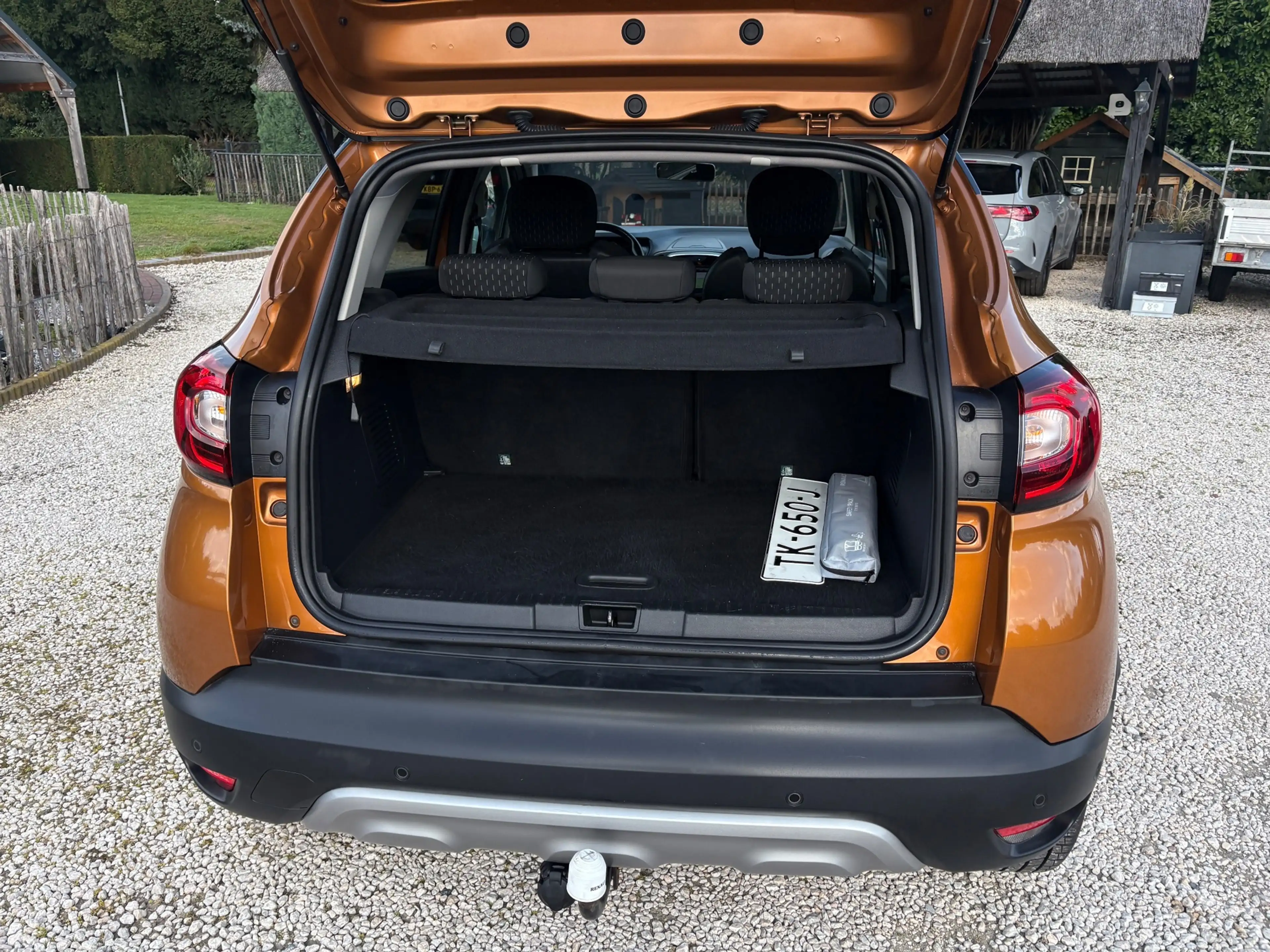 Renault Captur 0.9 TCe Intens Trekhaak, LED, Keyless, Carplay — photo 28