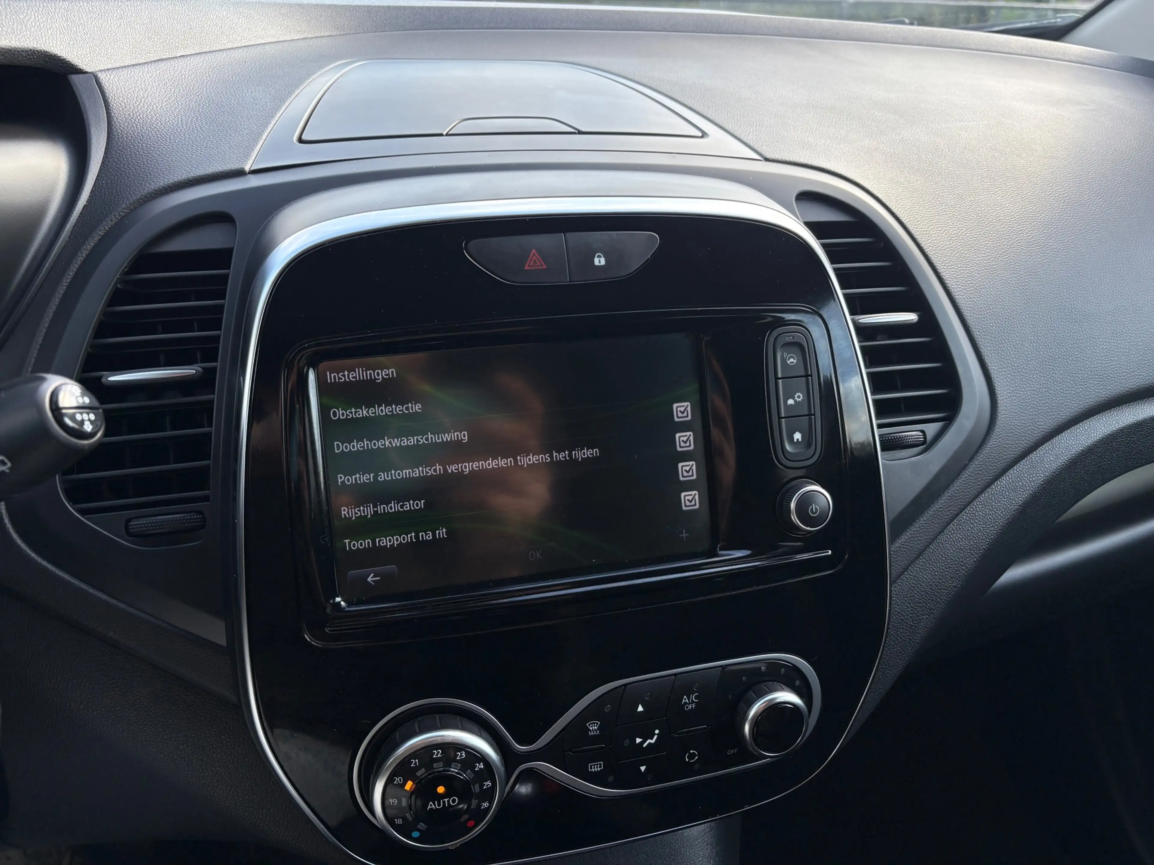 Renault Captur 0.9 TCe Intens Trekhaak, LED, Keyless, Carplay — photo 27