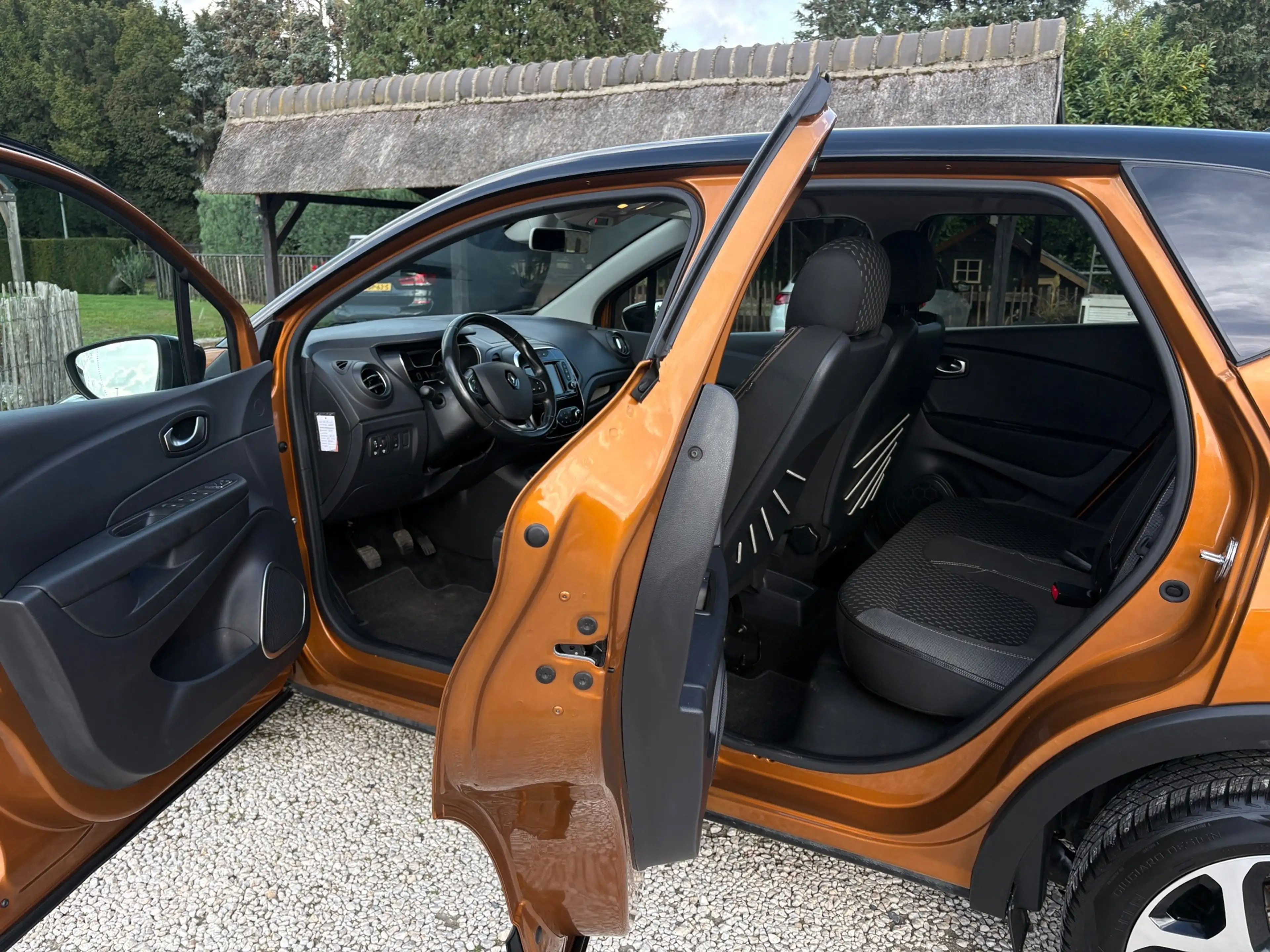Renault Captur 0.9 TCe Intens Trekhaak, LED, Keyless, Carplay — photo 8