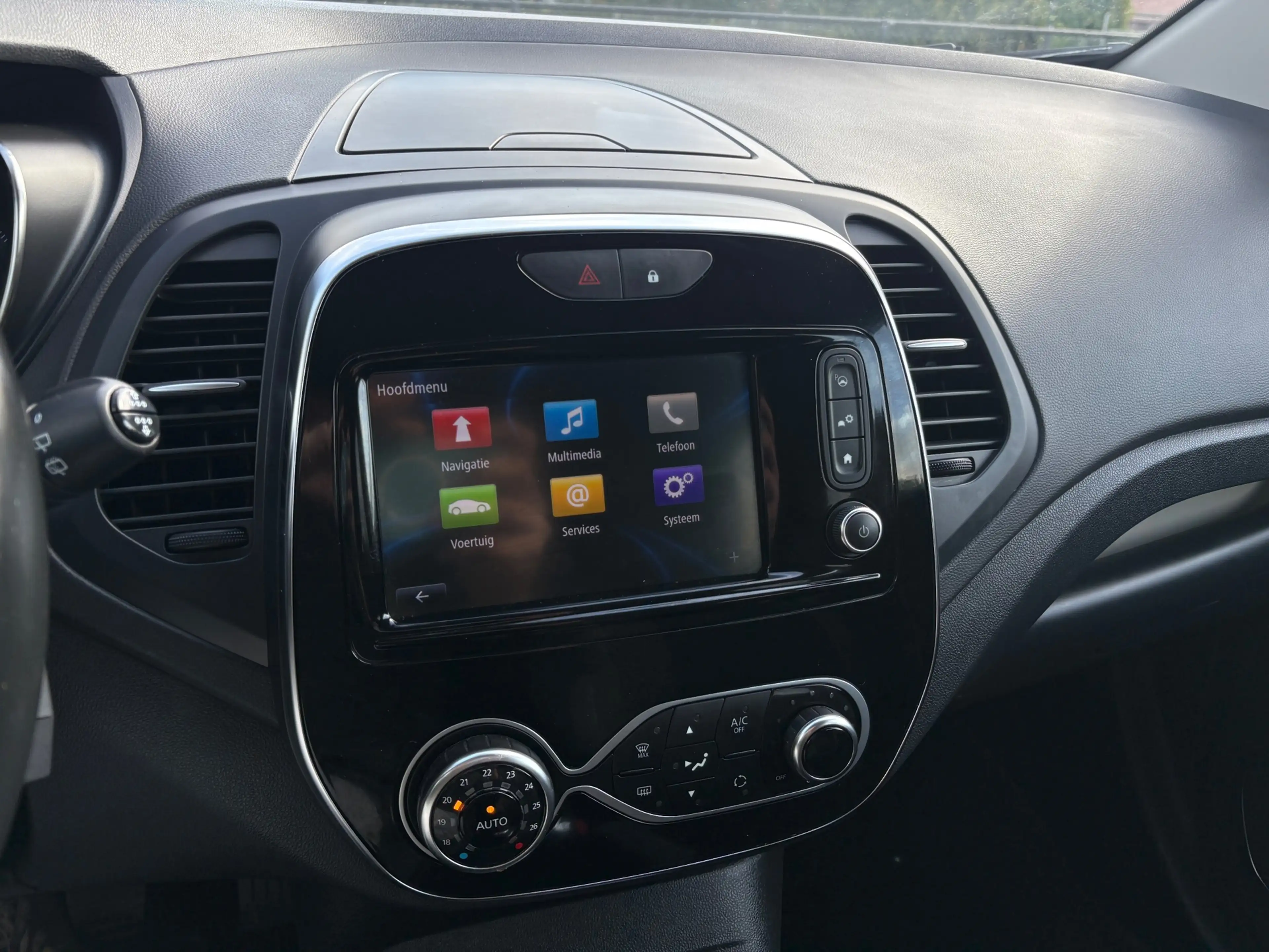 Renault Captur 0.9 TCe Intens Trekhaak, LED, Keyless, Carplay — photo 20