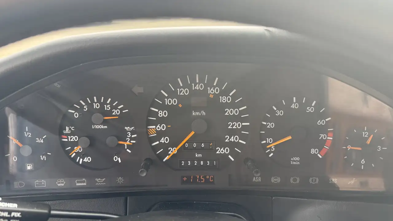 Mercedes-Benz E 300 S 320, foto 10