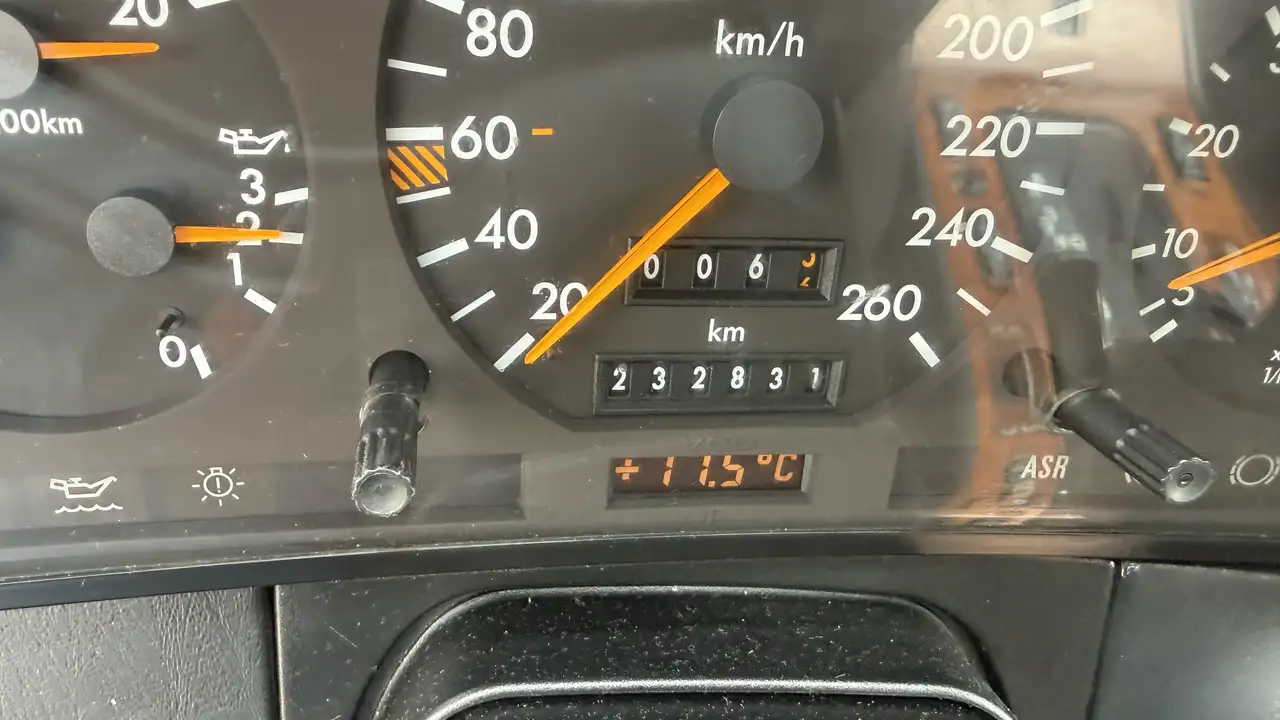 Mercedes-Benz E 300 S 320, foto 11