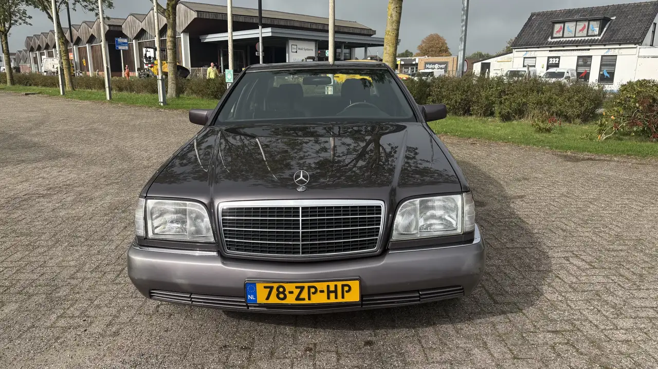 Mercedes-Benz E 300 S 320, foto 2