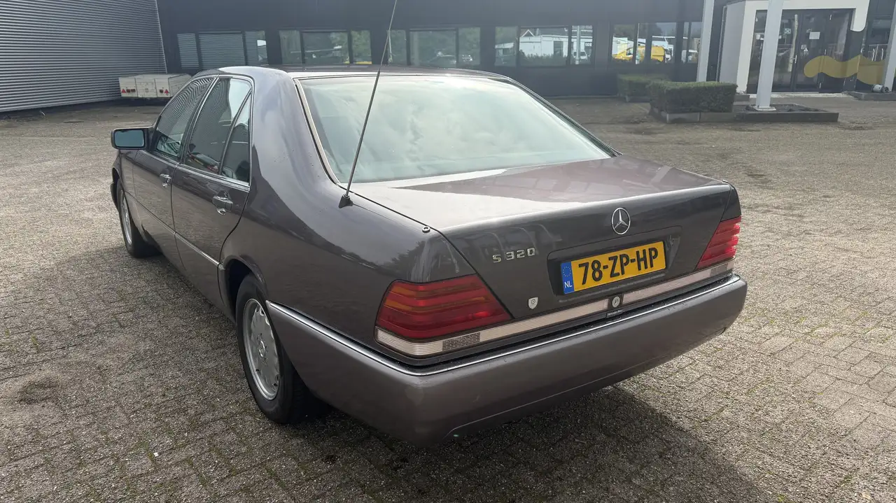 Mercedes-Benz E 300 S 320, foto 4