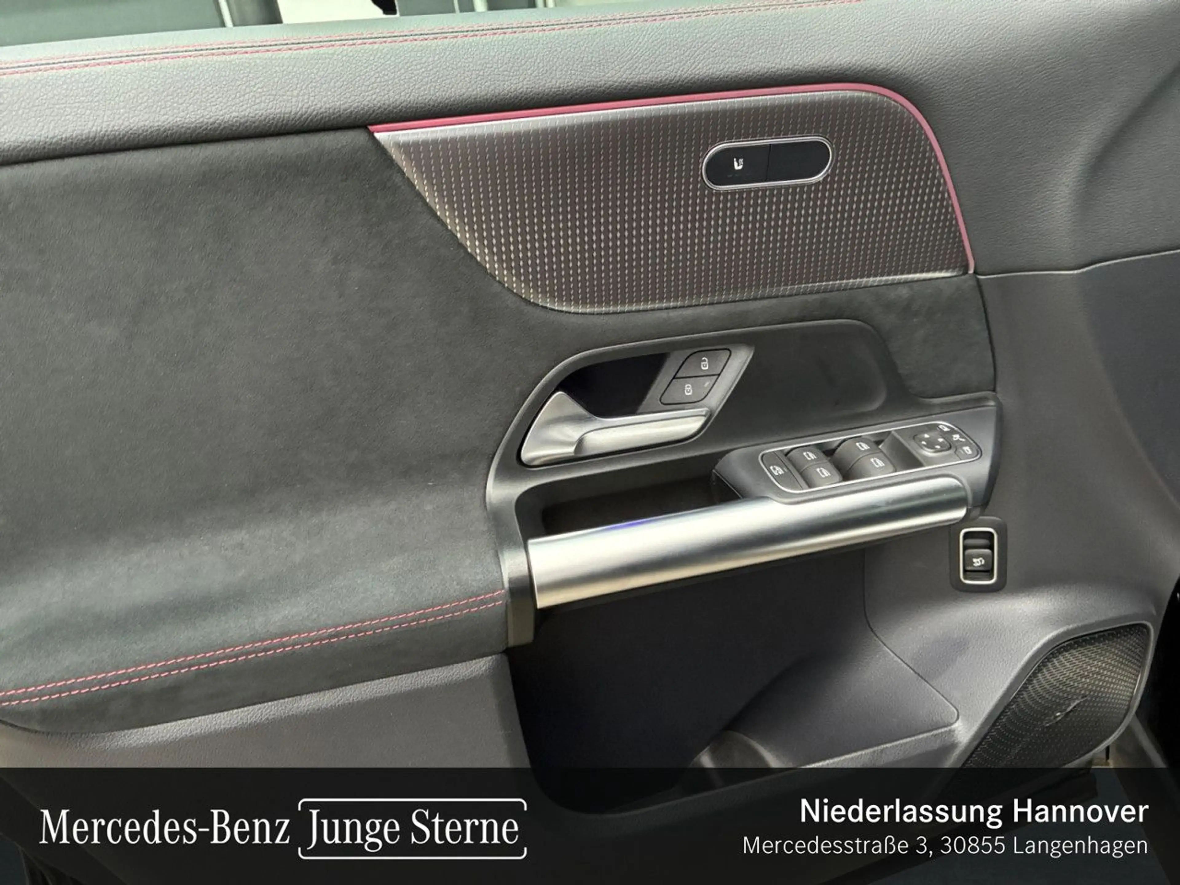 Mercedes-Benz EQA 300 4M AMG+PLUS-PAKET+KAMERA+KEYLESS+SPUR — photo 13