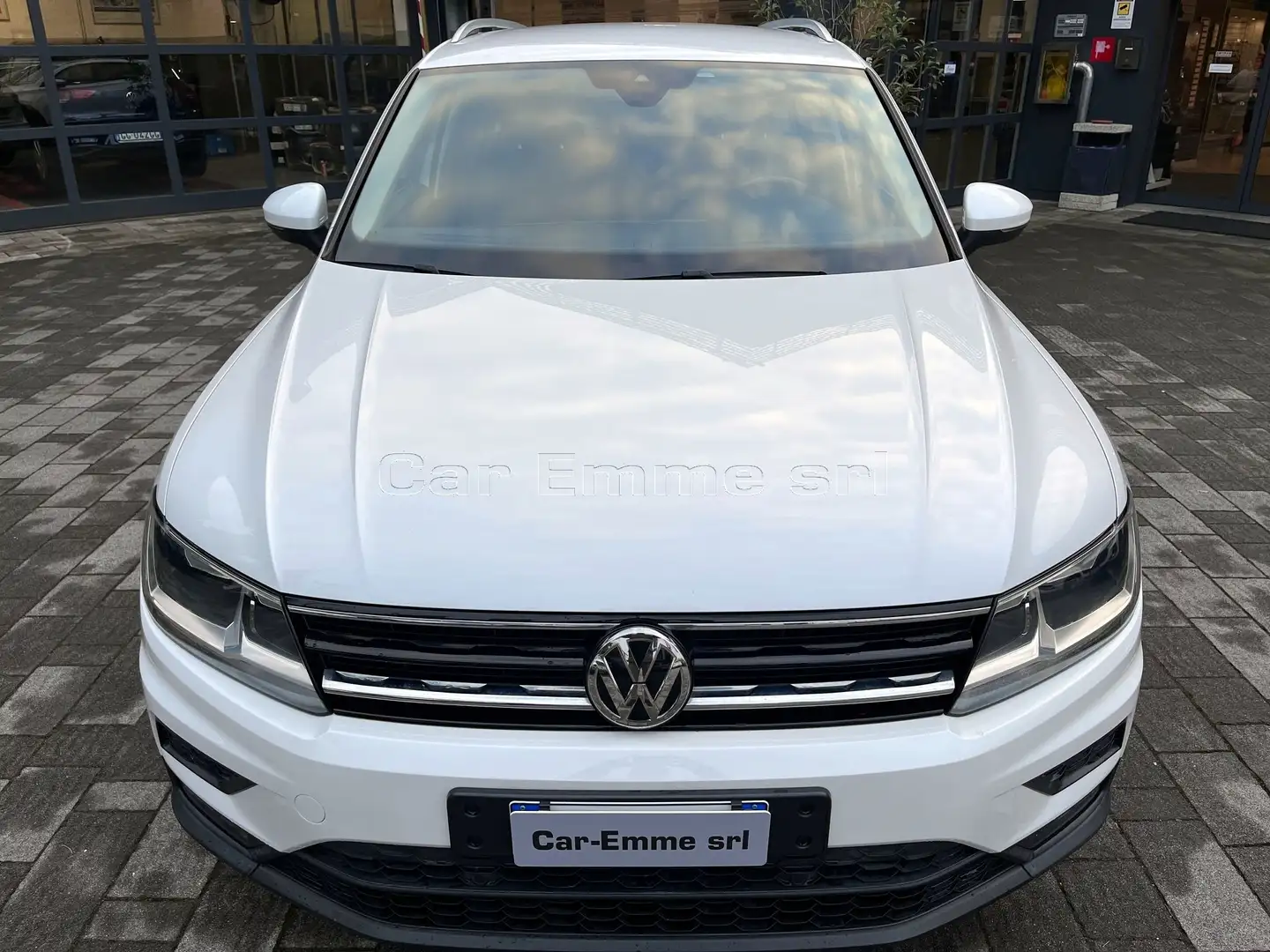 Volkswagen Tiguan 2.0 TDI Business Navi 150CV DSG Bianco - 2
