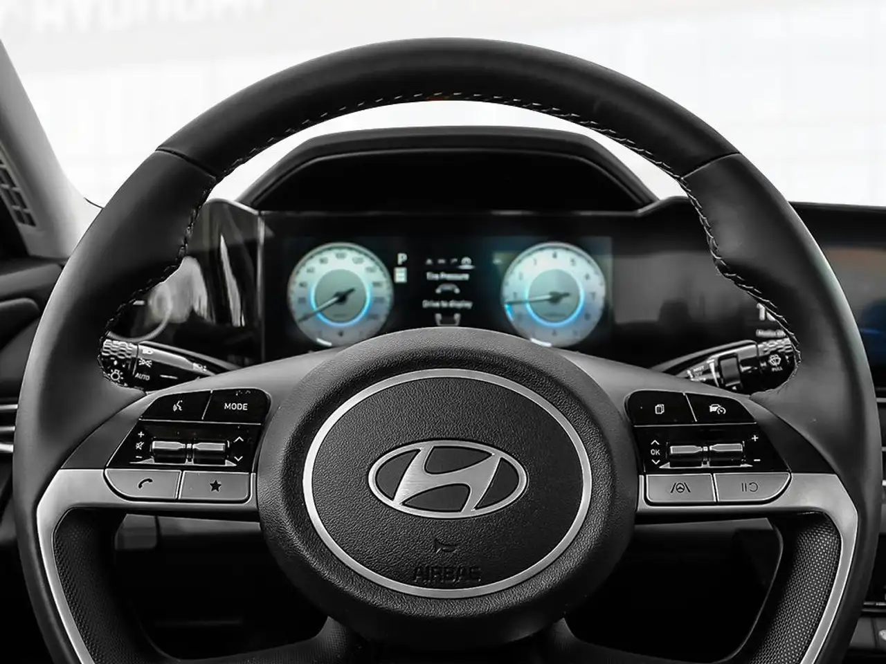 Hyundai ELANTRA снимка Hyundai ELANTRA
