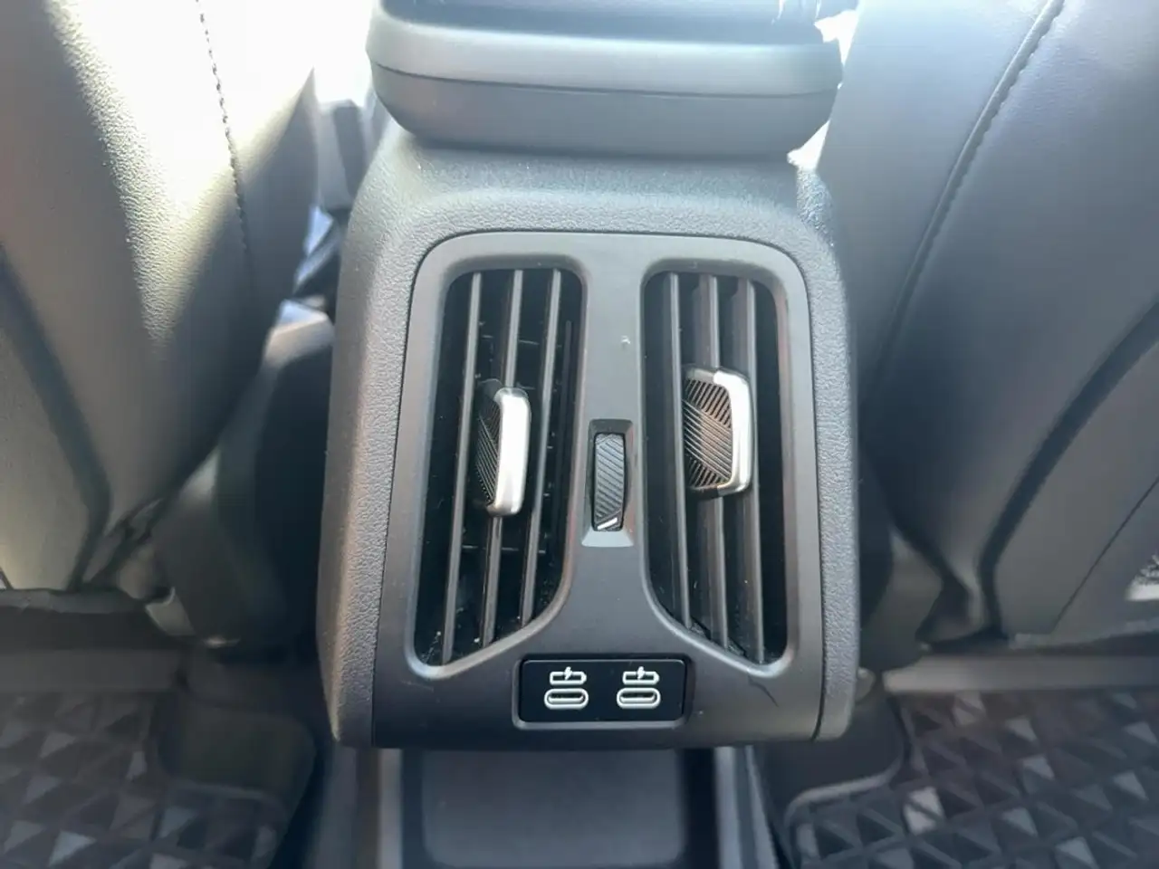 BMW X1 снимка BMW X1