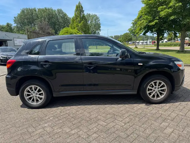 Mitsubishi ASX view 4