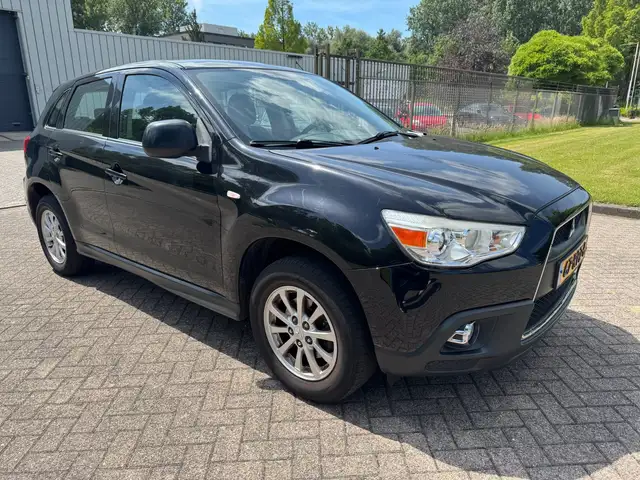 Mitsubishi ASX view 3