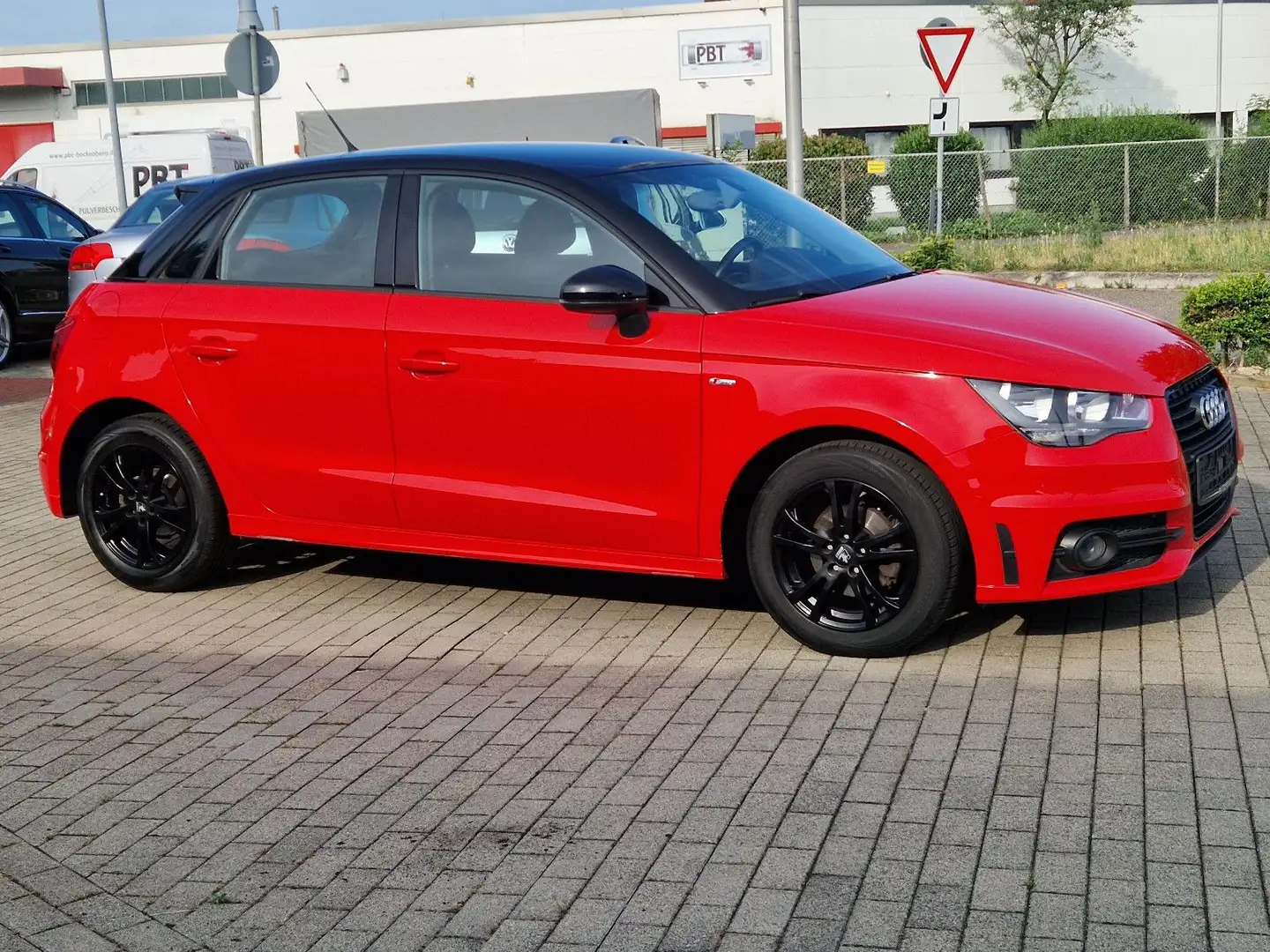 Audi A1 SLine-Sportback attraction//service.neu/shf/ Rot - 2