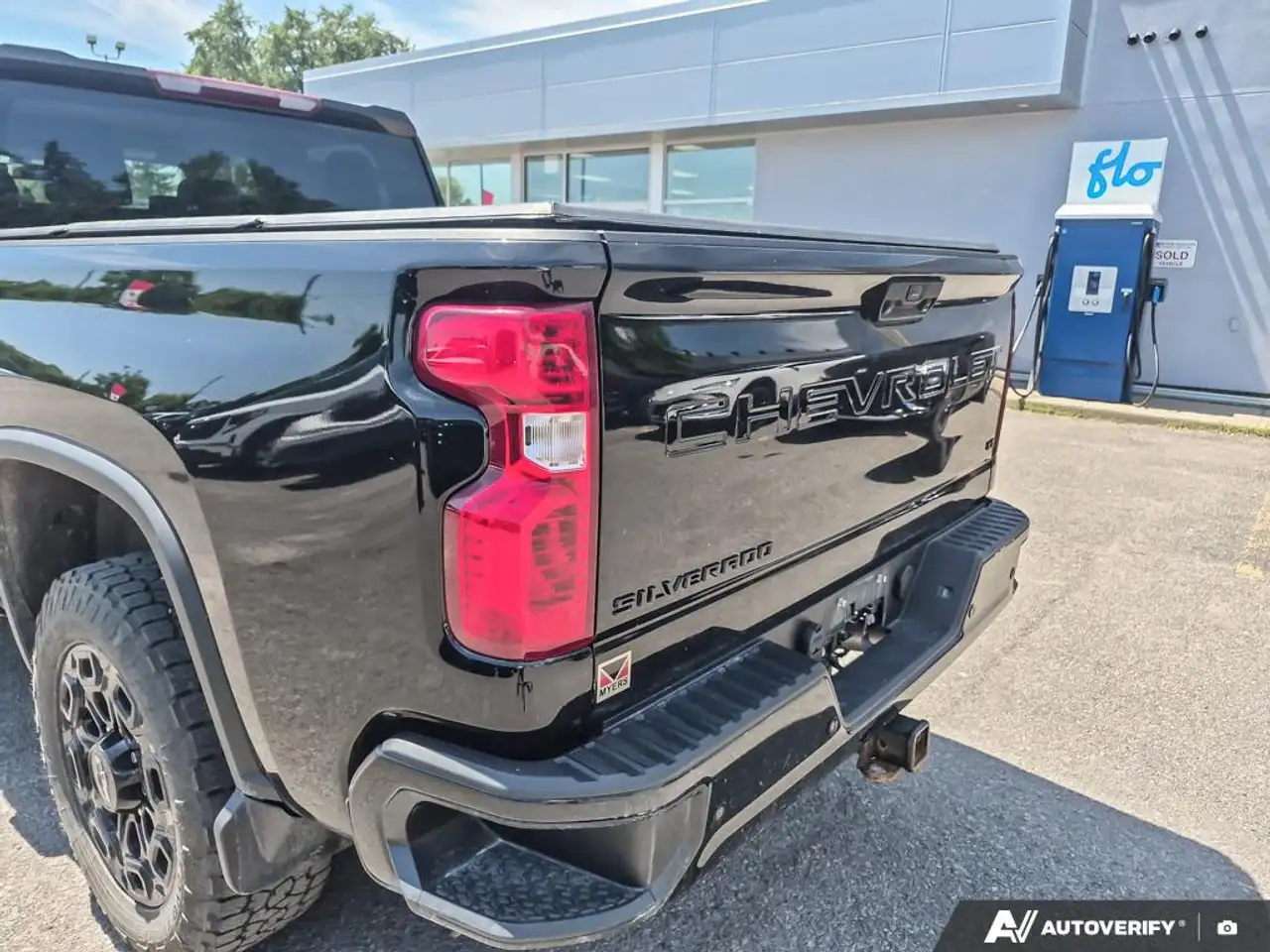 Chevrolet Silverado 2500 photo Chevrolet Silverado 2500