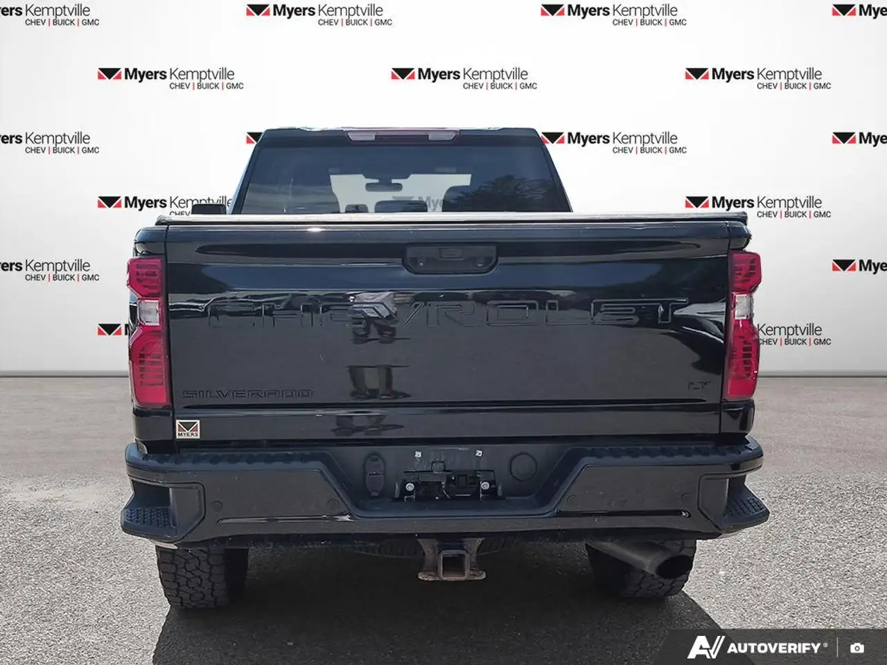 Chevrolet Silverado 2500 photo Chevrolet Silverado 2500