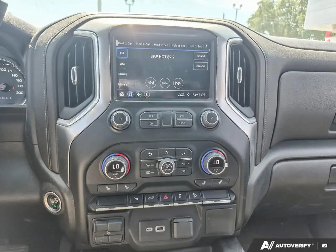 Chevrolet Silverado 2500 photo Chevrolet Silverado 2500