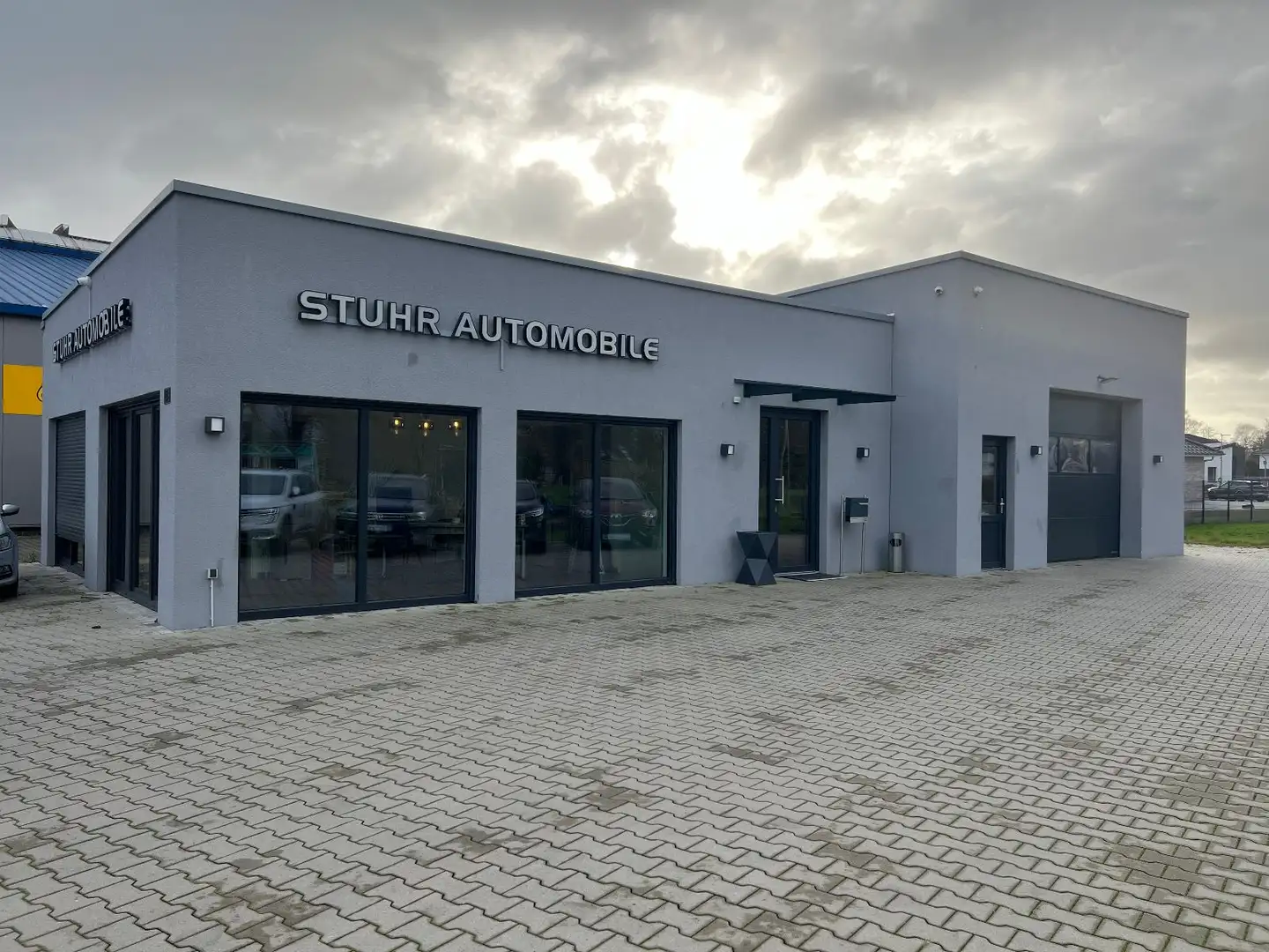 Ford C-Max Ghia 2.0 Aut. Navi Xenon Leder SHZ AHK PDC Bleu - 1