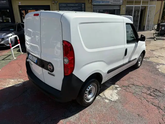 Fiat Doblo view 8