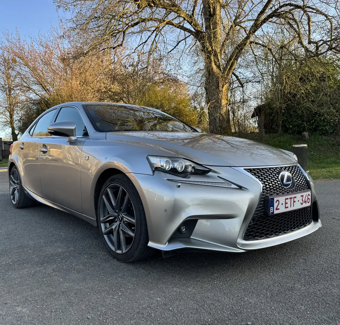 Lexus IS 300 300h F Sport - 1