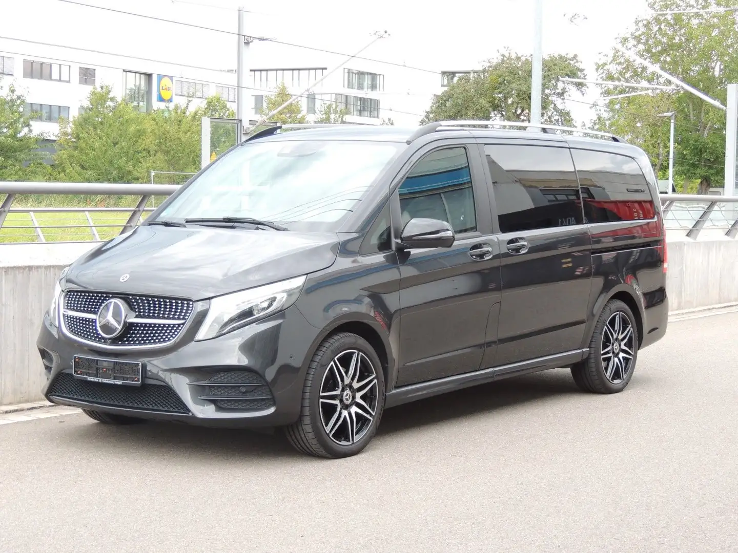 Mercedes-Benz V 300 d 4-Matic AMG Line AVANTGARDE lang PANO LED Gris - 1