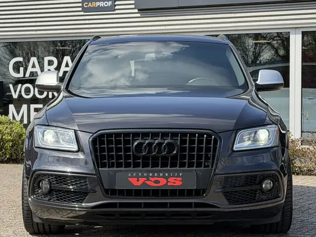 Audi Q5 view 11