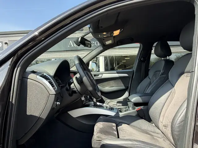 Audi Q5 view 4