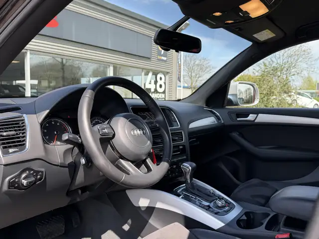Audi Q5 view 2
