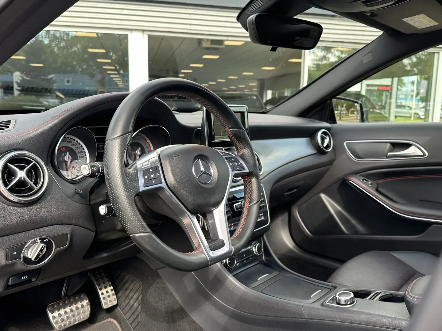 Mercedes-Benz GLA 250 AMG-Line | Panodak | 211 pk | Cruise | 19 inch Gris - 2