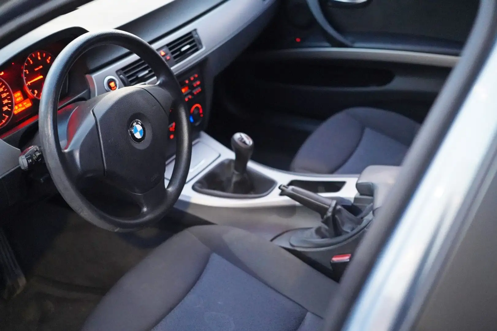 BMW 320 i Touring Skisack KLIMA AUX/USB ISOFIX - 2