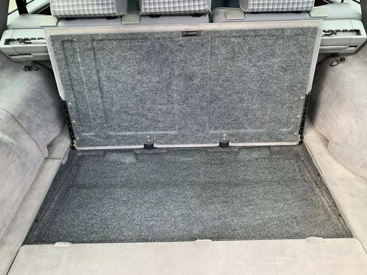 Mercedes-Benz E 300 TD 300, foto 12