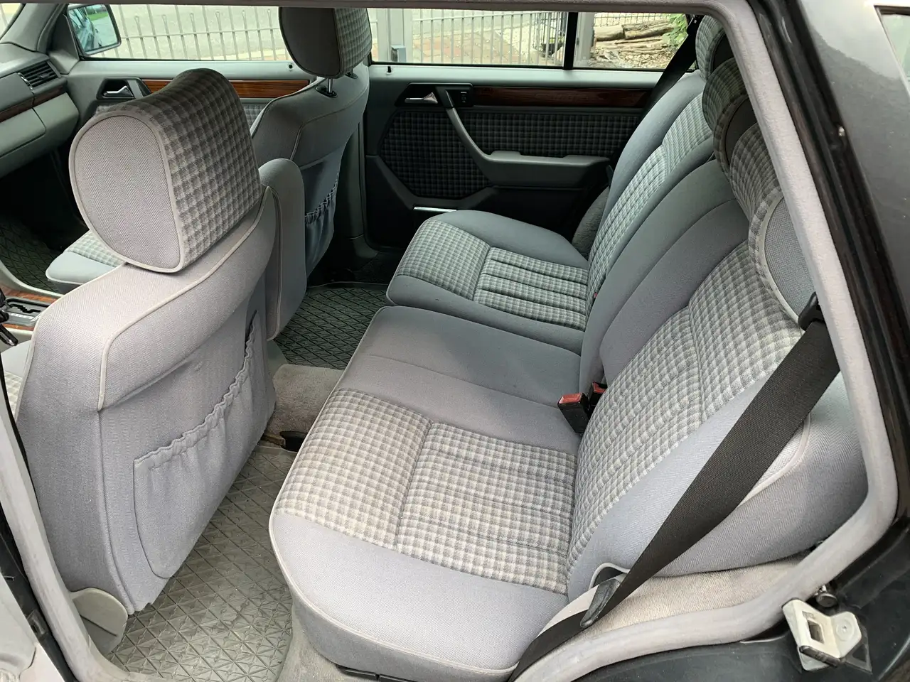 Mercedes-Benz E 300 TD 300, foto 10