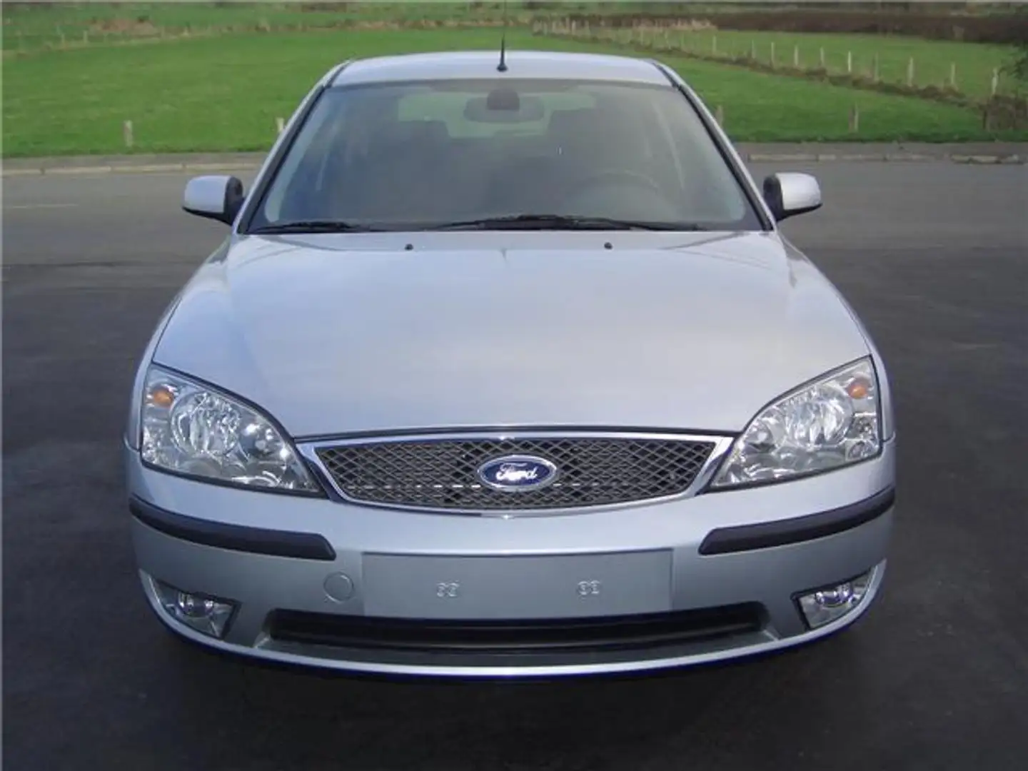 Ford Mondeo 2.0 Turbo TDCi Trend Gris - 2