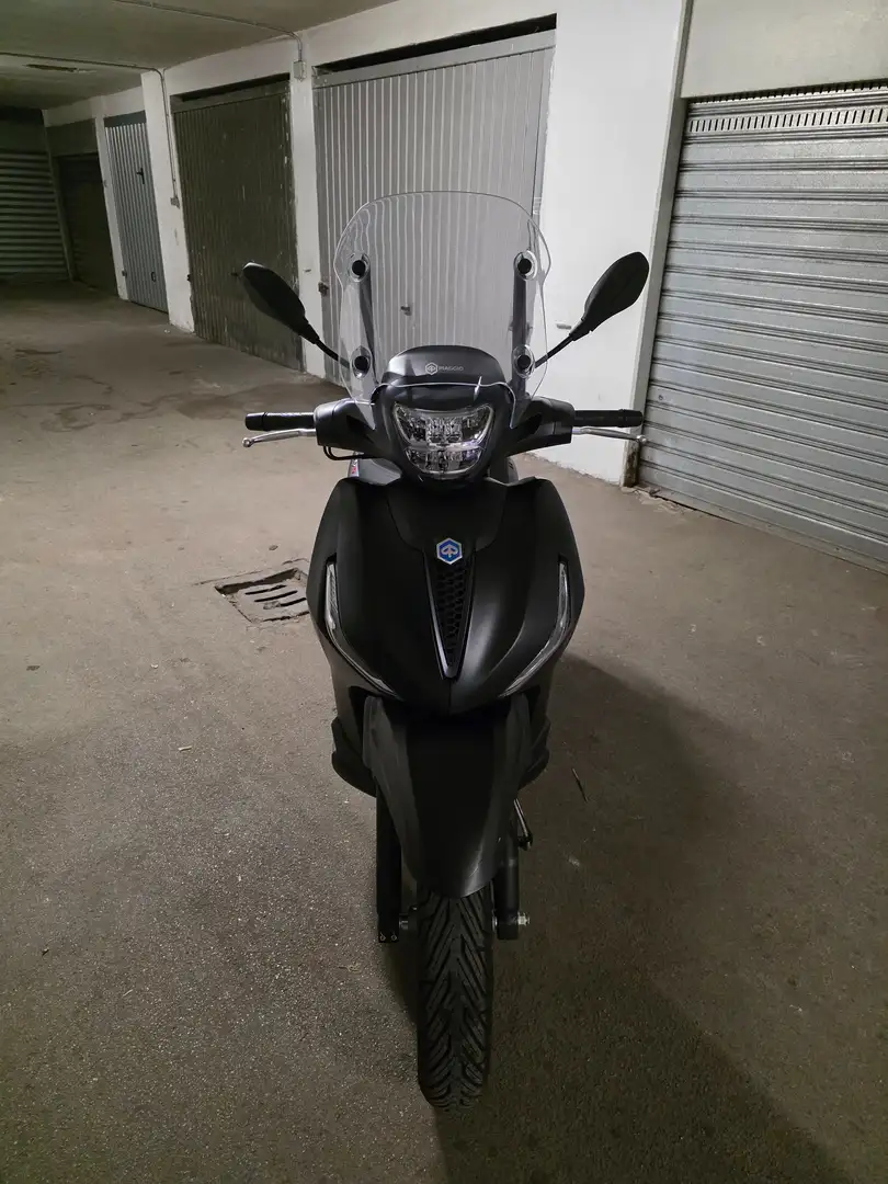 Piaggio Beverly 400 Beverly s 400 hpe Černá - 2