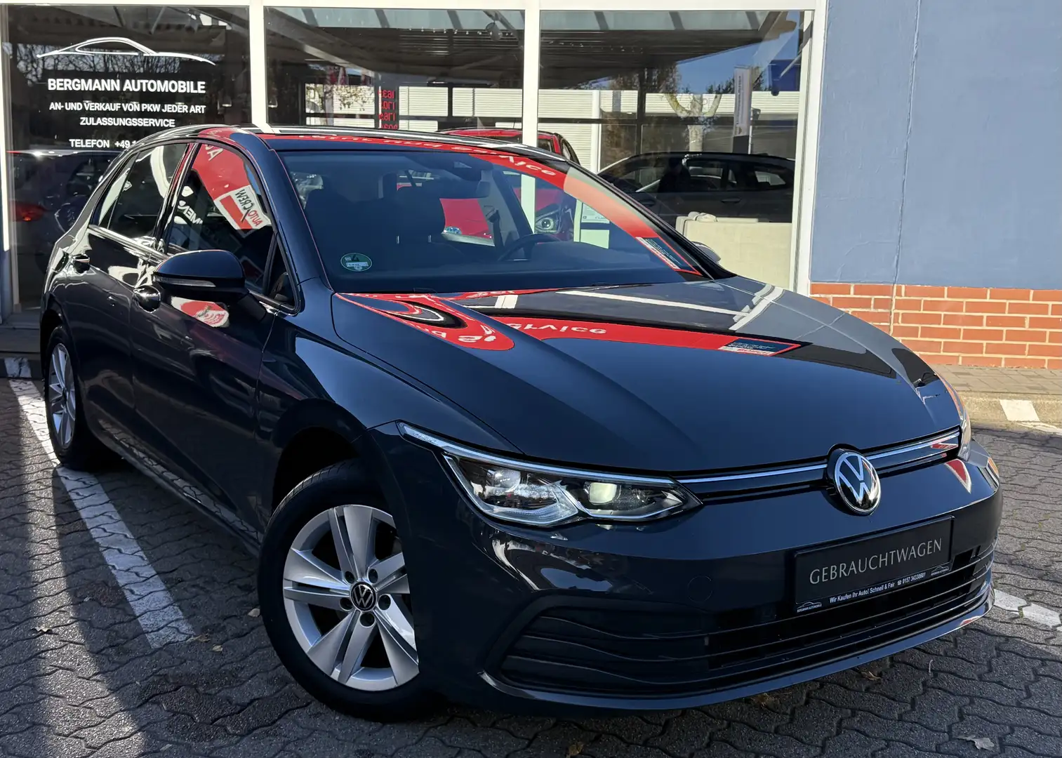 Volkswagen Golf Life AHK SHZ Navi Massage MwSt ausweisbar PDC ACC Grau - 1